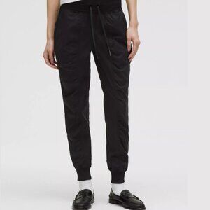 Women's Size 4 Lululemon Dance Studio Mid-Rise Jogger, Black, Full Length